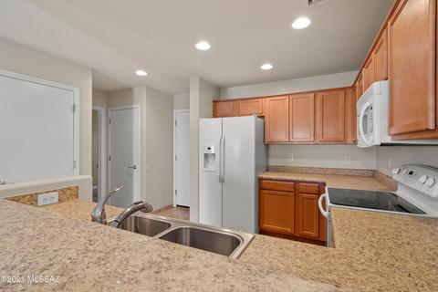 10627 E Singing Canyon Dr, Tucson, AZ 85747 photo 9