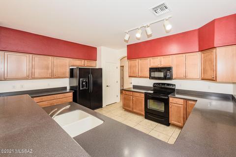 7467 E Fair Meadows Loop, Tucson, AZ 85756 photo 9