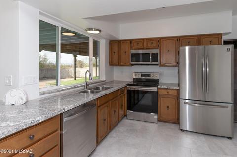 8930 E Wes Pl, Tucson, AZ 85749 photo 3