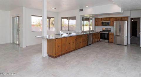 8930 E Wes Pl, Tucson, AZ 85749 photo 2