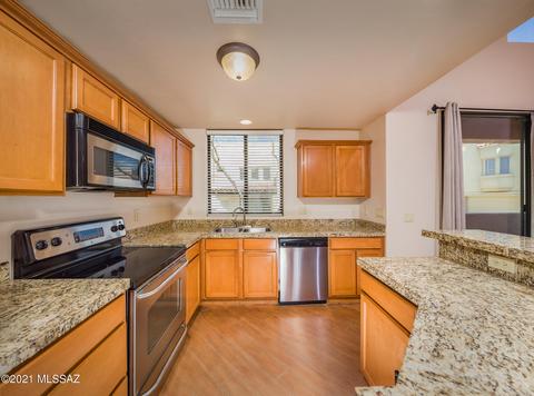 181 E Crown Ct, Vail, AZ 85641 photo 4