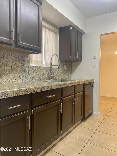 660 E River Rd #K, Tucson, AZ 85704 photo 2