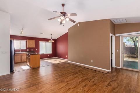 7826 S Sentinal Stone Dr, Tucson, AZ 85756 photo 4
