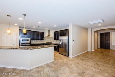 8904 E Wright School Loop, Tucson, AZ 85715 photo 4