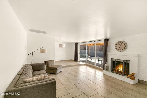 8236 E 3rd Pl, Tucson, AZ 85710 photo 3