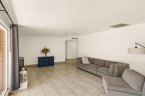 8236 E 3rd Pl, Tucson, AZ 85710 photo 12