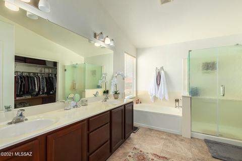 8985 E Rainsage St, Tucson, AZ 85747 photo 32