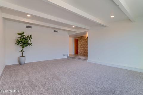 8901 E Mcclellan St, Tucson, AZ 85710 photo 9