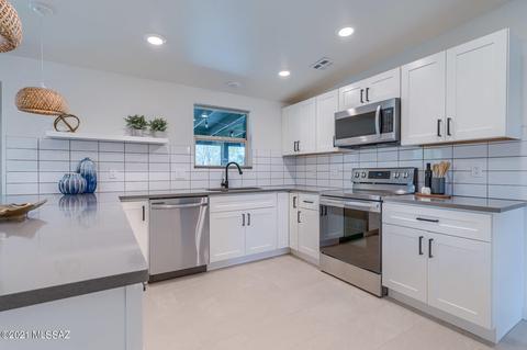 8901 E Mcclellan St, Tucson, AZ 85710 photo 12