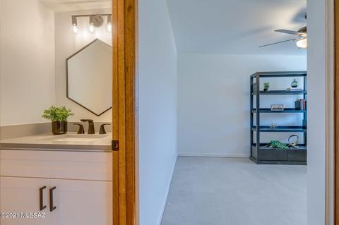 8901 E Mcclellan St, Tucson, AZ 85710 photo 17