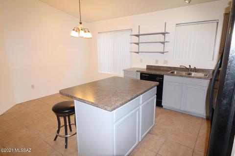 7795 S Sentinal Stone Dr, Tucson, AZ 85756 photo 4