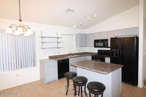 7795 S Sentinal Stone Dr, Tucson, AZ 85756 photo 3