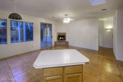 1526 E Painted Colt Loop, Tucson, AZ 85719 photo 10