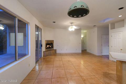 1526 E Painted Colt Loop, Tucson, AZ 85719 photo 7
