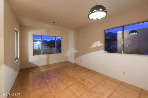 1526 E Painted Colt Loop, Tucson, AZ 85719 photo 3