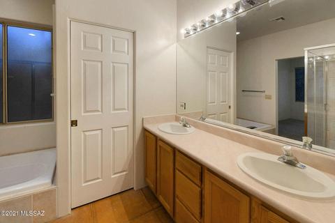 1526 E Painted Colt Loop, Tucson, AZ 85719 photo 15