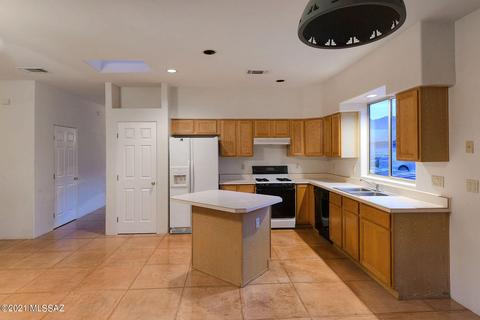 1526 E Painted Colt Loop, Tucson, AZ 85719 photo 9