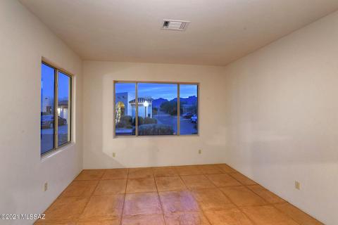 1526 E Painted Colt Loop, Tucson, AZ 85719 photo 4