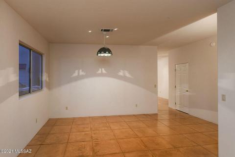 1526 E Painted Colt Loop, Tucson, AZ 85719 photo 5