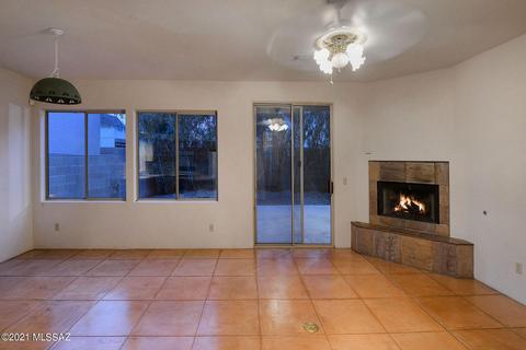 1526 E Painted Colt Loop, Tucson, AZ 85719 photo 6
