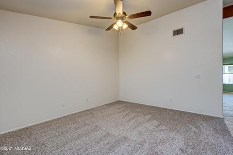 9284 E Bent Creek Way, Tucson, AZ 85747 photo 7