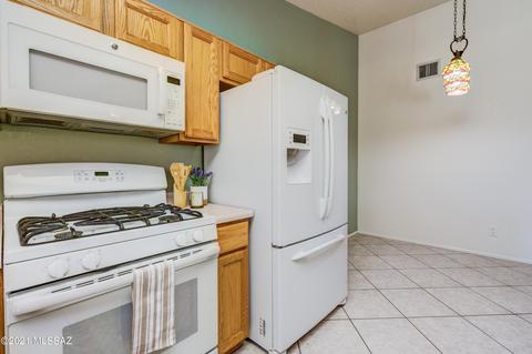 9284 E Bent Creek Way, Tucson, AZ 85747 photo 16