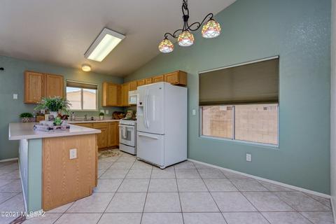 9284 E Bent Creek Way, Tucson, AZ 85747 photo 12