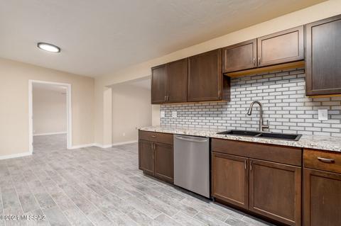 5437 E 3rd St, Tucson, AZ 85711 photo 7