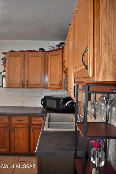 3626 E Sylvane St, Tucson, AZ 85713 photo 9