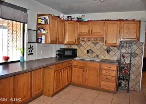 3626 E Sylvane St, Tucson, AZ 85713 photo 5