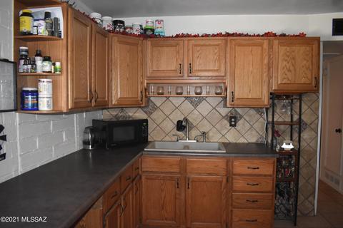 3626 E Sylvane St, Tucson, AZ 85713 photo 6