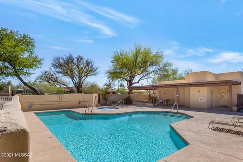 5427 E Francisco Loop, Tucson, AZ 85712 photo 2