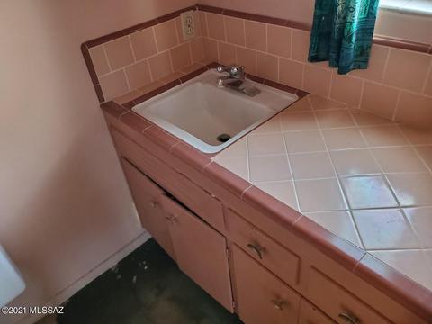 5752 E 9th St, Tucson, AZ 85711 photo 4