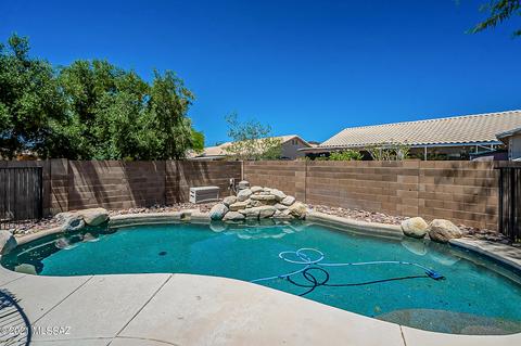 9993 E Paseo San Bruno, Tucson, AZ 85747 photo 2