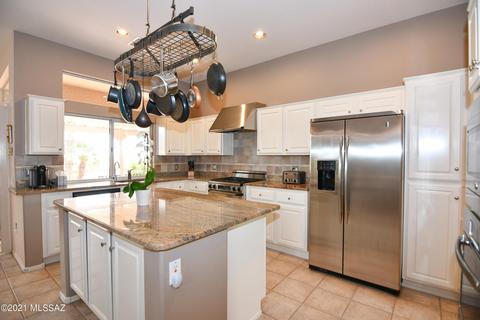 1092 E Ashbrook Dr, Oro Valley, AZ 85755 photo 5