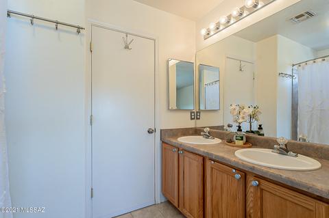8701 E Chimney Spring Dr, Tucson, AZ 85747 photo 24