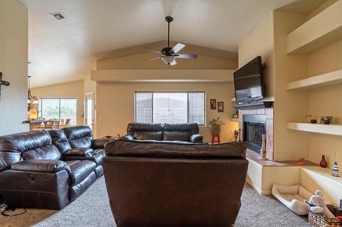 9486 E Lilly Bay Loop, Tucson, AZ 85710 photo 6