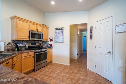 9486 E Lilly Bay Loop, Tucson, AZ 85710 photo 16