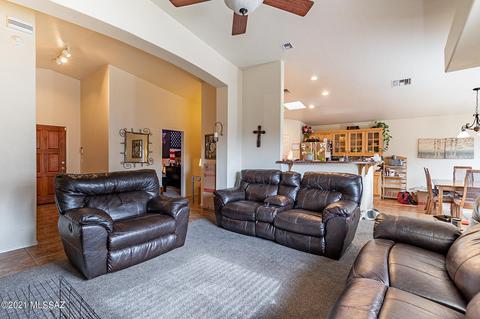 9486 E Lilly Bay Loop, Tucson, AZ 85710 photo 9