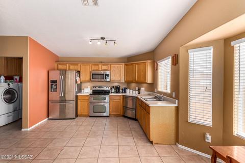 8900 E Apache Well Pl, Tucson, AZ 85730 photo 8