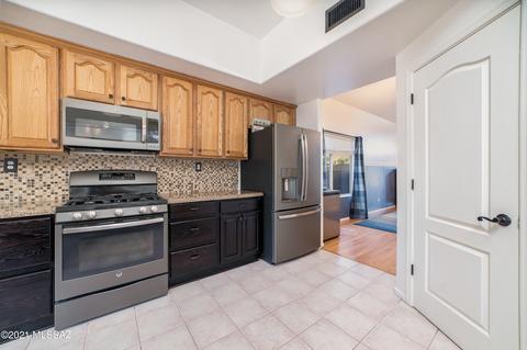 10121 E Axe Handle Ct, Tucson, AZ 85748 photo 9