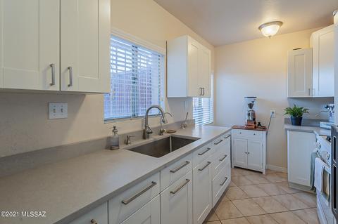1612 E Roger Rd, Tucson, AZ 85719 photo 10