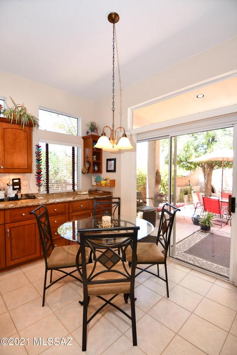 1075 E Ashbrook Dr, Oro Valley, AZ 85755 photo 9