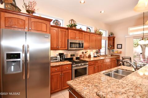 1075 E Ashbrook Dr, Oro Valley, AZ 85755 photo 6