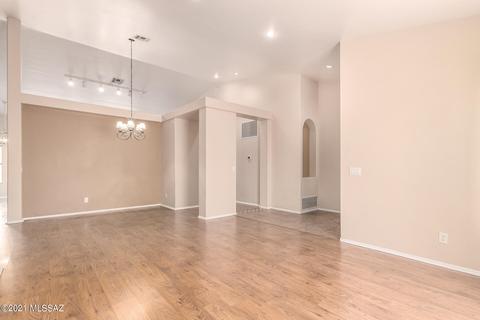 10648 E Barclay Park Loop, Tucson, AZ 85748 photo 5