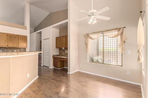 10648 E Barclay Park Loop, Tucson, AZ 85748 photo 8