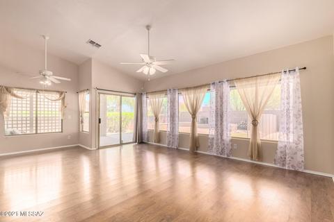 10648 E Barclay Park Loop, Tucson, AZ 85748 photo 9