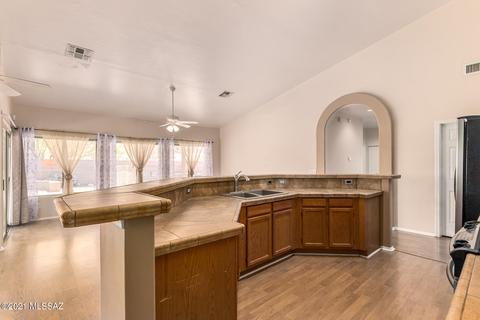 10648 E Barclay Park Loop, Tucson, AZ 85748 photo 13