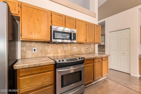 10648 E Barclay Park Loop, Tucson, AZ 85748 photo 12