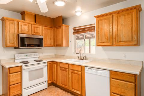 3933 E Hampton Pl, Tucson, AZ 85712 photo 11